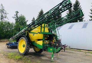 John Deere 840i getrokken veldspuit